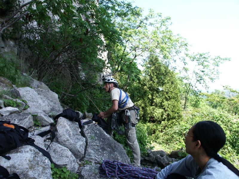 Base of Dufte (Ken preparing to lead)