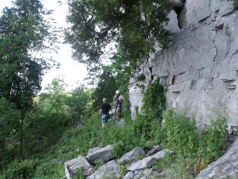 Ken returns from atop Dufte