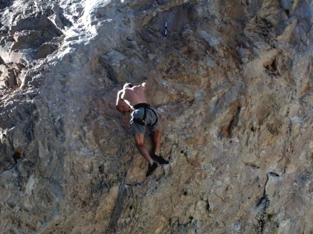 Toro warms up on a 5.12c