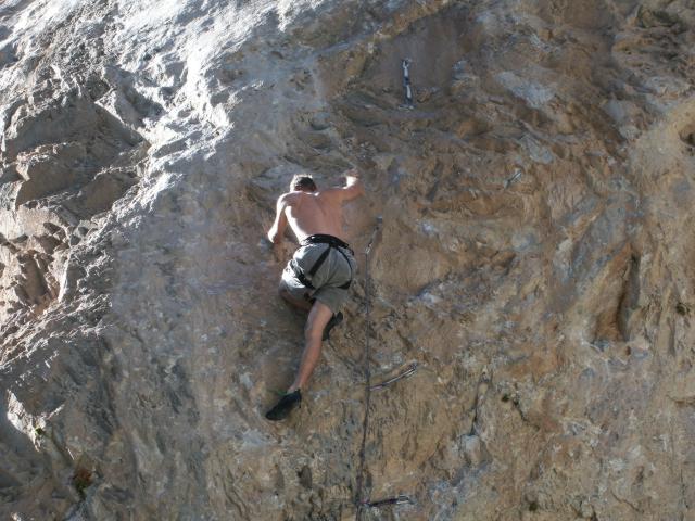 Toro warms up on a 5.12c
